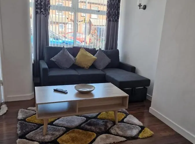 Vakantiehuis Cosy 3 Bedroom House In Beeston, Leeds, Ls11 7jp