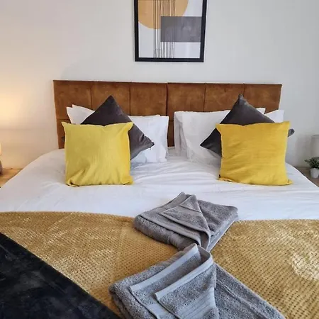 度假居 Cosy 3 Bedroom House In Beeston, Leeds, Ls11 7jp 利兹