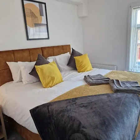 Holiday home Cosy 3 Bedroom House In Beeston, Leeds, Ls11 7jp Leeds (West Yorkshire)