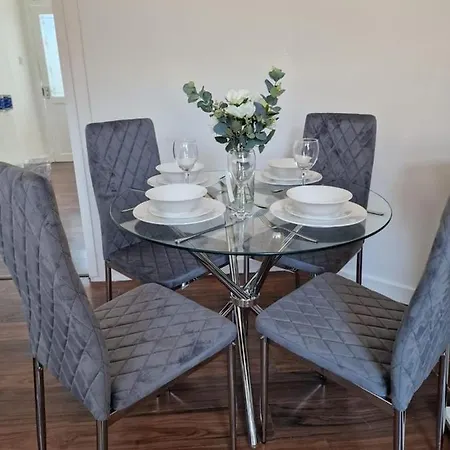 Cosy 3 Bedroom House In Beeston, Leeds, Ls11 7jp * 利兹