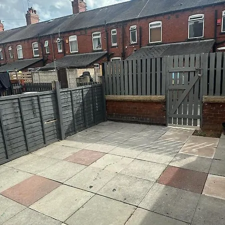 Cosy 3 Bedroom House In Beeston, Leeds, Ls11 7jp Leeds (West Yorkshire)